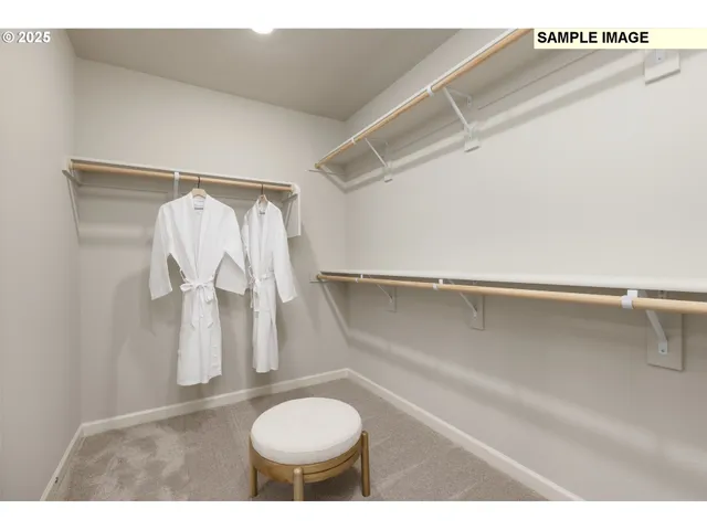 a picture of a wall with a white and white wall