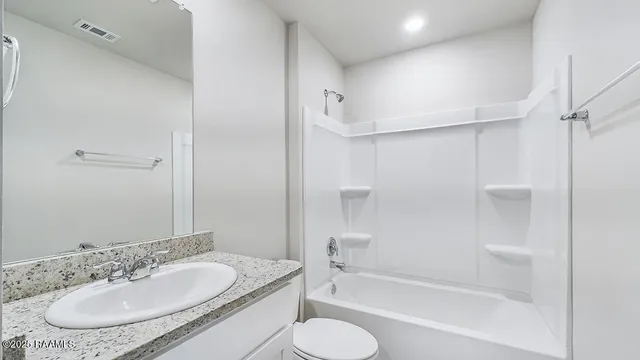 $231,000 | 152 Cottage Cove, Maurice, LA 70555