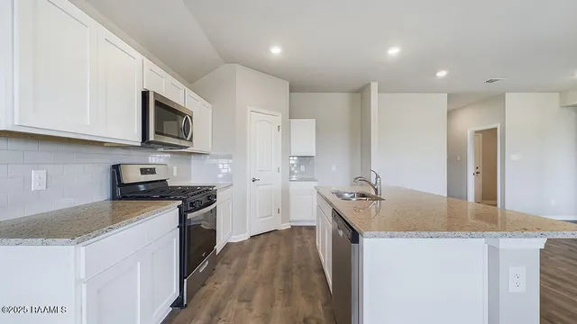 $231,000 | 152 Cottage Cove, Maurice, LA 70555