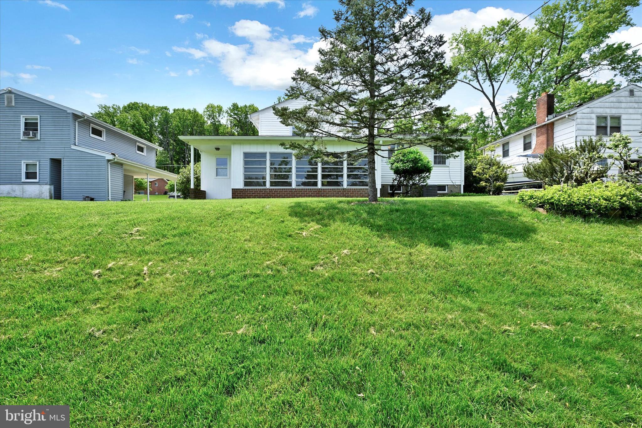 920 Cromwell Bridge Road Towson, MD 21286 - Photo 27 of 28 Great back yard!