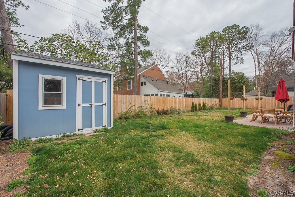 8008 Dunsmore Road Henrico, VA 23229 - Photo 46 of 46 a view of backyard with a garden and plants