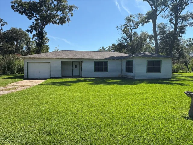 $1,500 | 3922 County Road 704, Brazoria, TX 77422