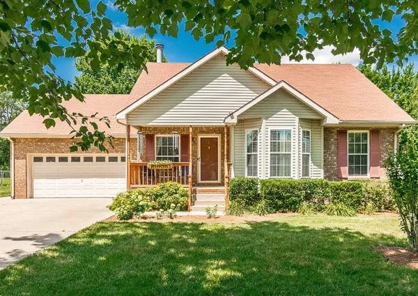 $390,000 | 1010 Blue Ridge Parkway, Goodlettsville, TN 37072