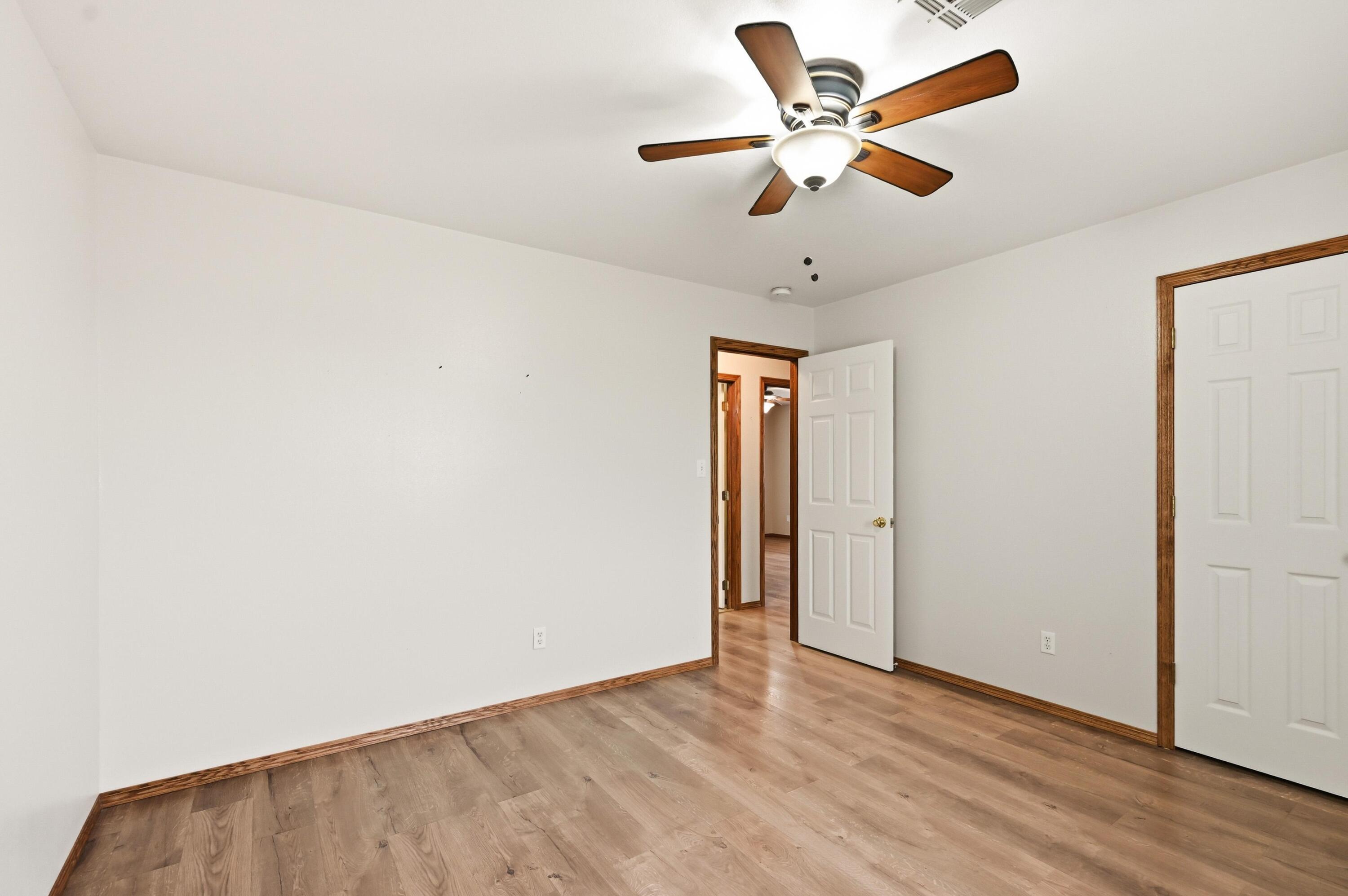 1317 Fox Ridge Lane Neosho, MO 64850 - Photo 34 of 45 034