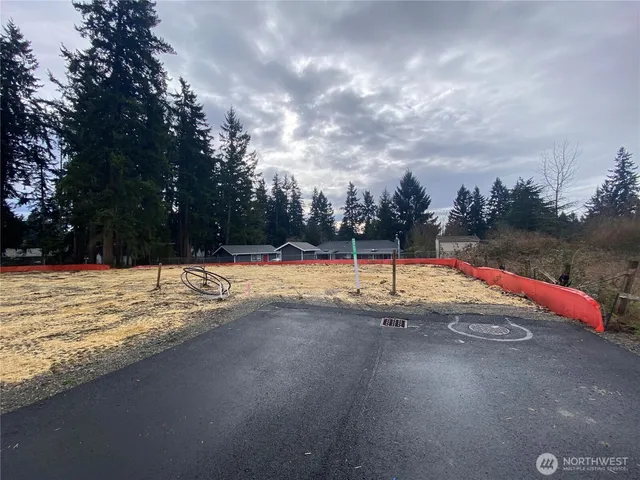 $240,000 | 16009 67th Avenue East, Puyallup, WA 98375