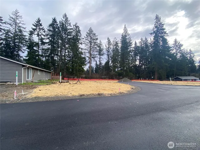 $240,000 | 16009 67th Avenue East, Puyallup, WA 98375