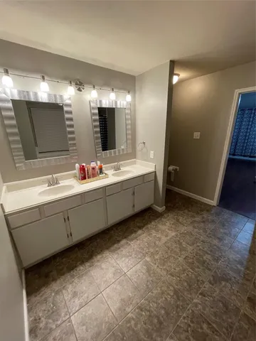 $2,500 | 17158 Summer Hollow Drive, Sugar Land, TX 77498