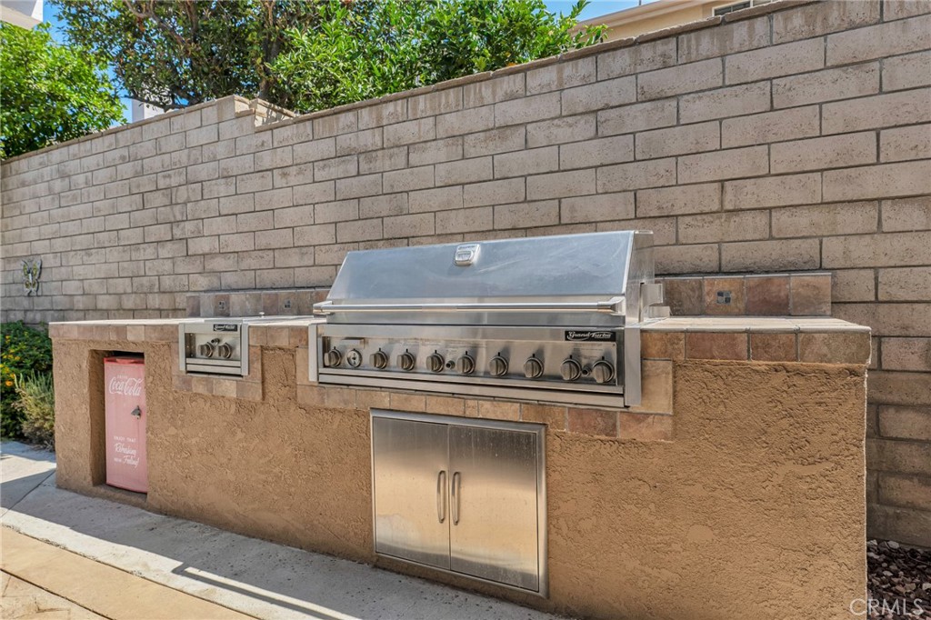 2702 Titania Place Simi Valley, CA 93063 - Photo 30 of 38 a close view of stove