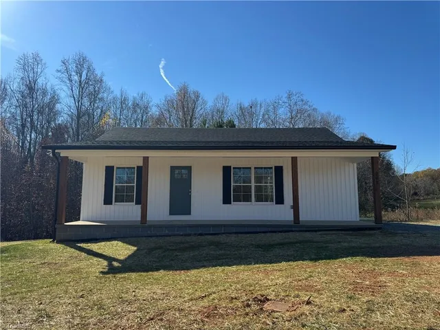 $199,000 | 208 Meadow Run Lane, Lexington, NC 27292