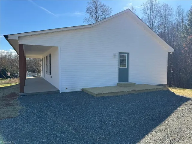 $199,000 | 208 Meadow Run Lane, Lexington, NC 27292