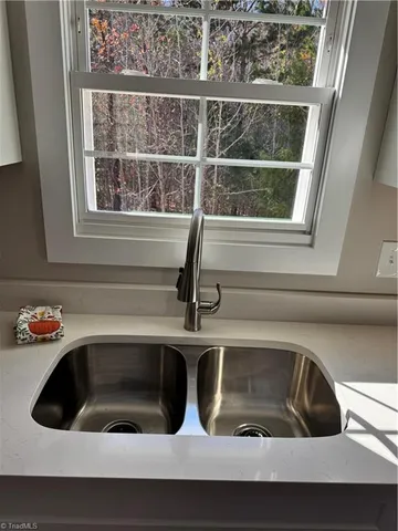 $199,000 | 208 Meadow Run Lane, Lexington, NC 27292