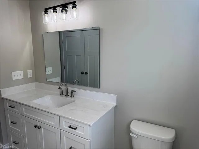 $199,000 | 208 Meadow Run Lane, Lexington, NC 27292