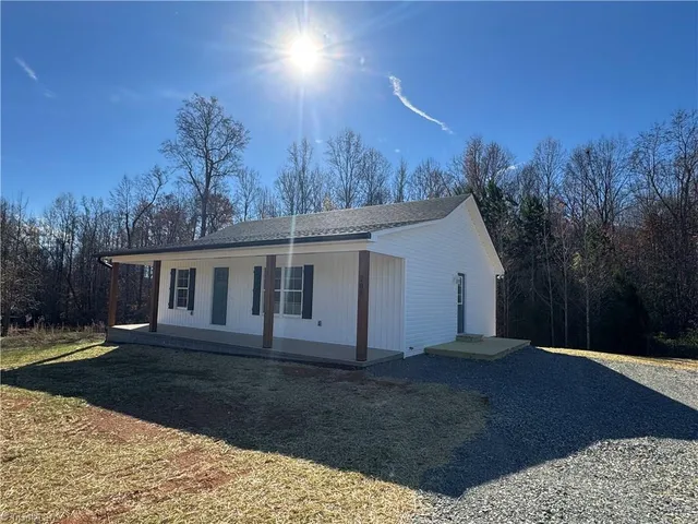 $199,000 | 208 Meadow Run Lane, Lexington, NC 27292