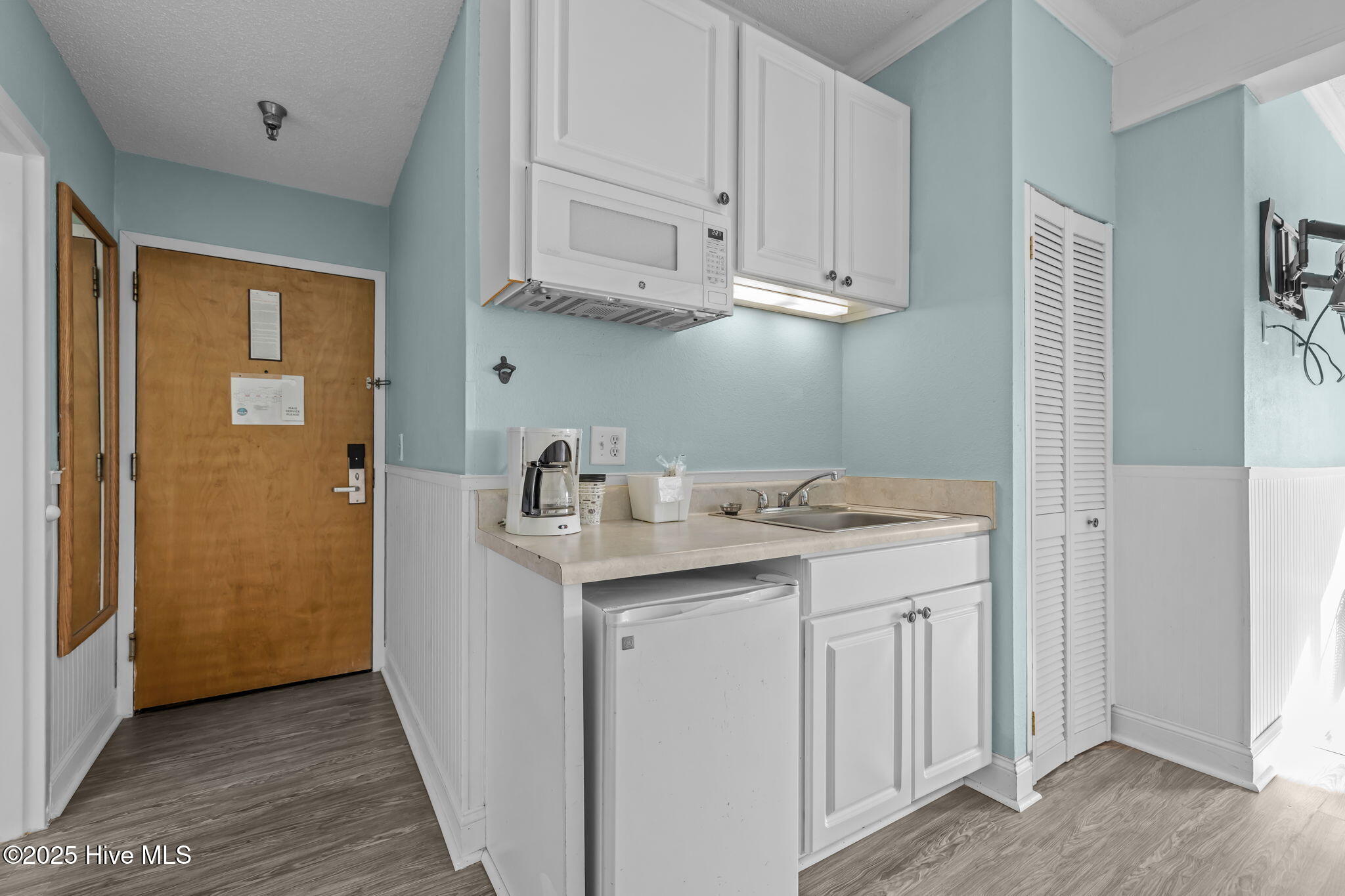 602 West Fort Macon Road, Unit 249 Atlantic Beach, NC 28512 - Photo 6 of 40 Paml Suites #249 in Atlantic Beach NC