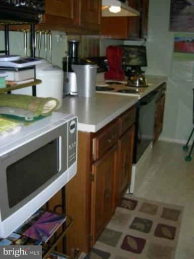 9137 Centerway Road Gaithersburg, MD 20879 - Photo 2 of 28 Kitchen