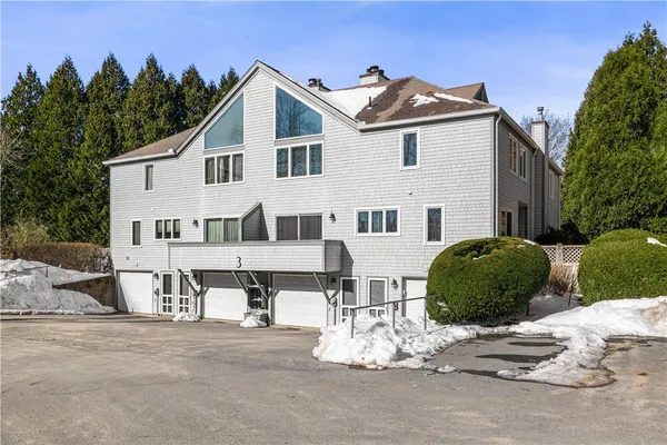$1,195,000 | 421 Bellevue Avenue, Unit 3B, Newport, RI 02840
