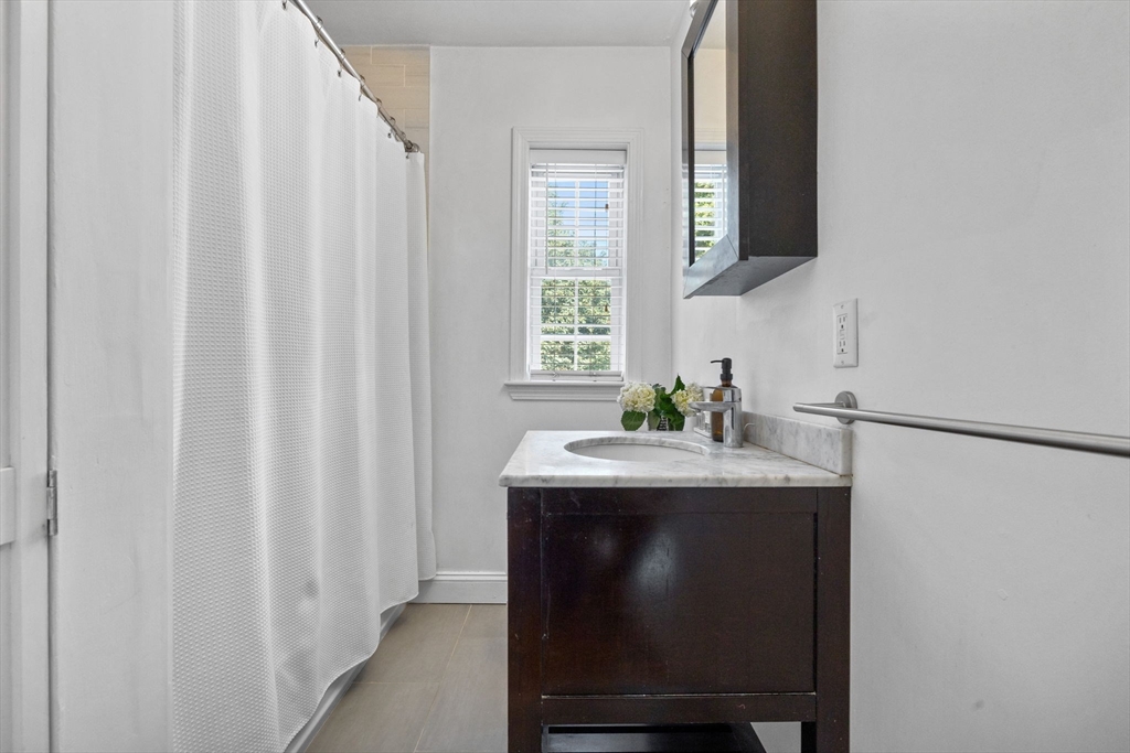 27-29 Commonwealth Avenue, Unit 9 Newton, MA 02467 - Photo 11 of 20