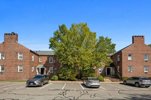 $589,000 | 27-29 Commonwealth Avenue, Unit 9, Newton, MA 02467