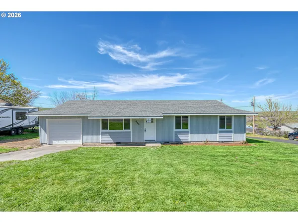 $260,000 | 665 Northeast Fir Street, Pilot Rock, OR 97868
