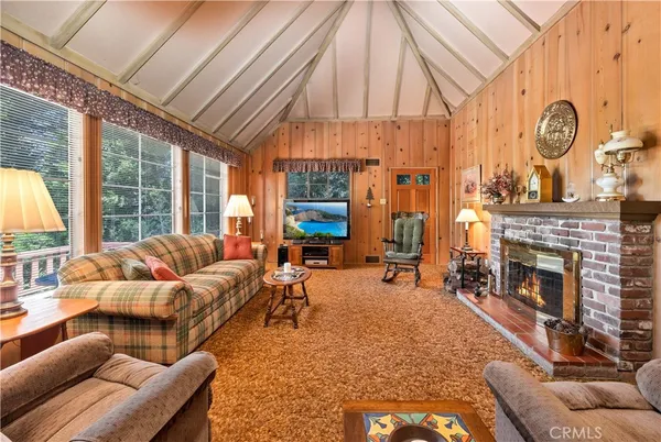 $379,000 | 29059 Hook Creek Road, Cedar Glen, CA 92321