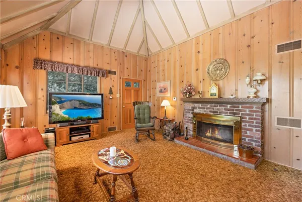 $379,000 | 29059 Hook Creek Road, Cedar Glen, CA 92321