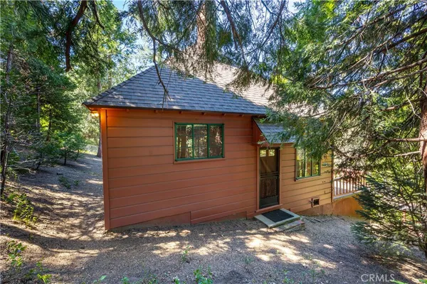 $379,000 | 29059 Hook Creek Road, Cedar Glen, CA 92321