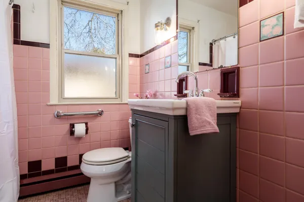 $299,000 | 1656 Oakwood Avenue, Beloit, WI 53511