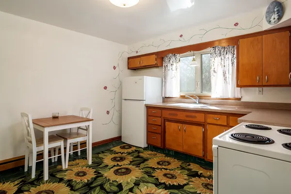 $299,000 | 1656 Oakwood Avenue, Beloit, WI 53511