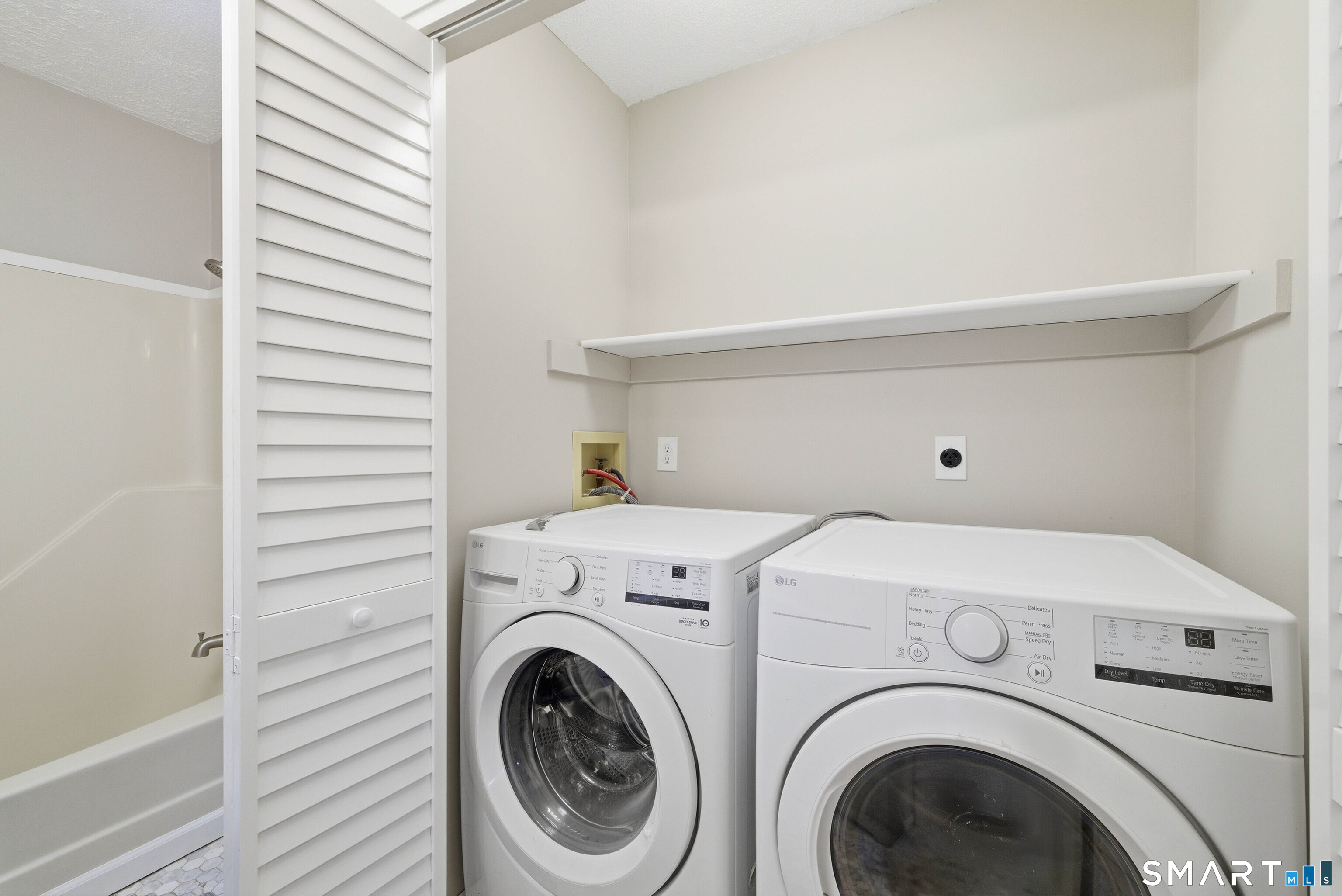 54 Rope Ferry Road, Unit C42 Waterford, CT 06385 - Photo 25 of 40