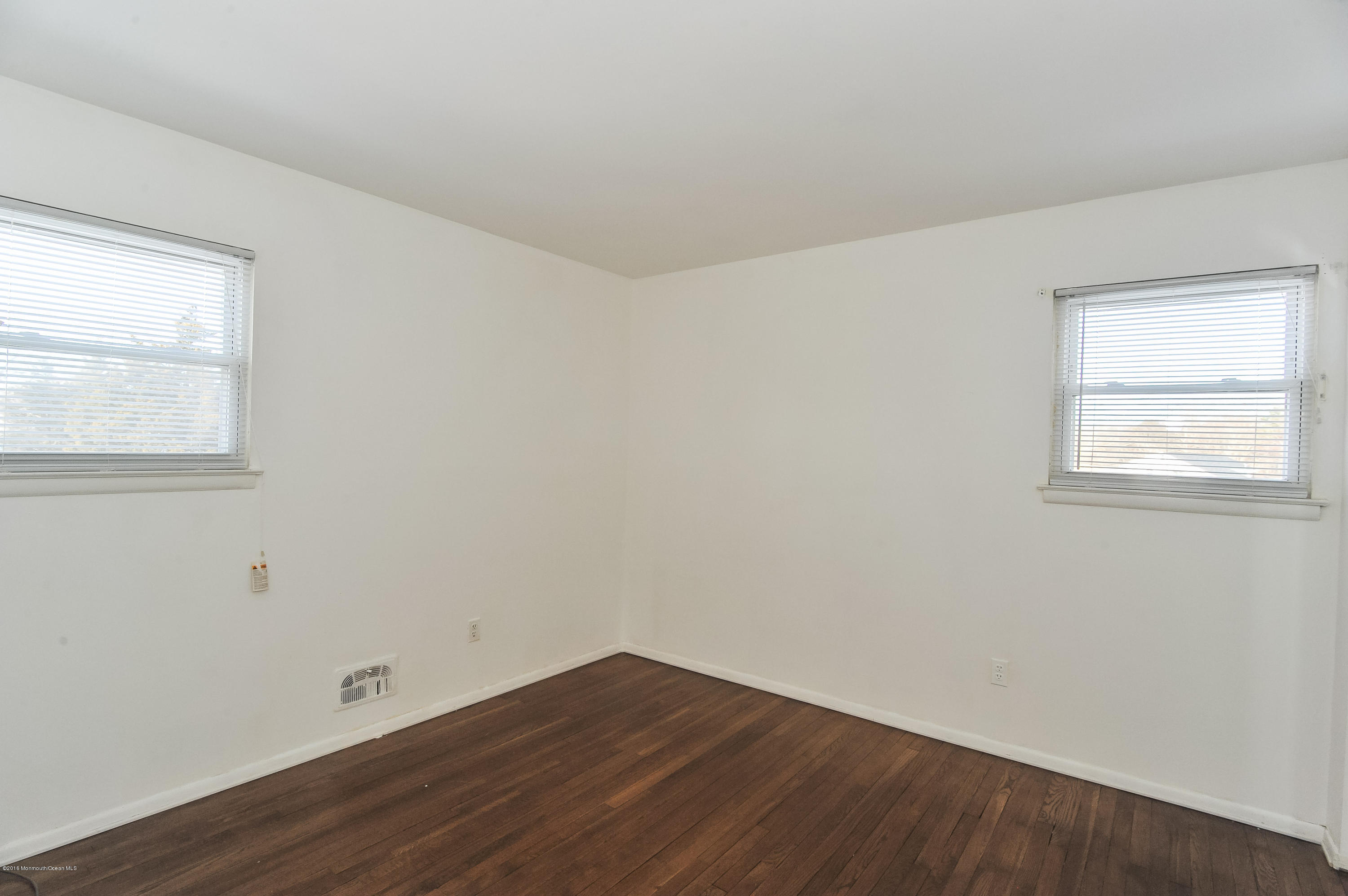 125 Newbury Road Howell, NJ 07731 - Photo 14 of 22 DSC_1121-32
