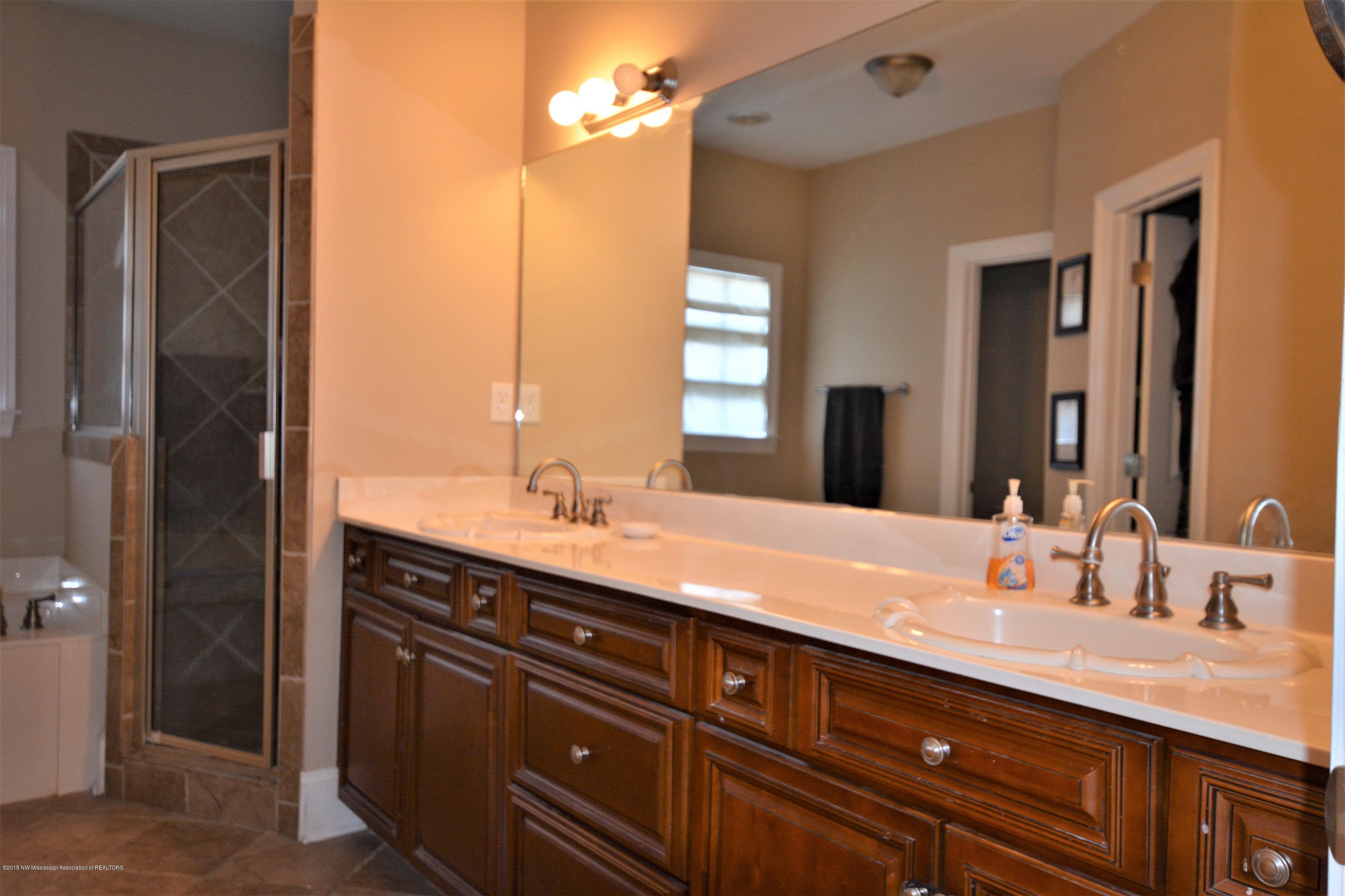 3368 Scott Road Hernando, MS 38632 - Photo 13 of 22 Master Bath