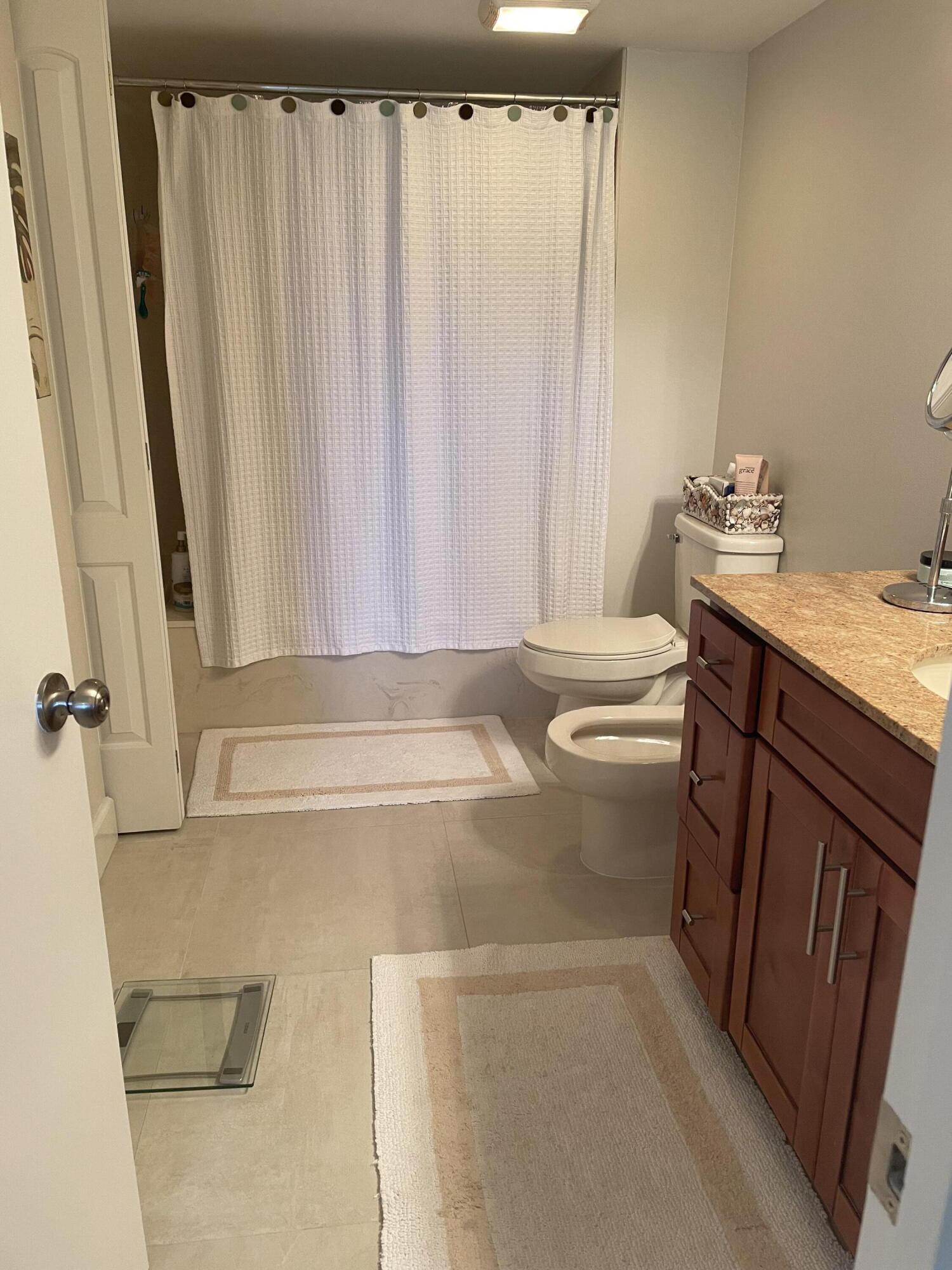 5340 Northwest 2nd Avenue, Unit 229 Boca Raton, FL 33487 - Photo 24 of 50 Master Bath