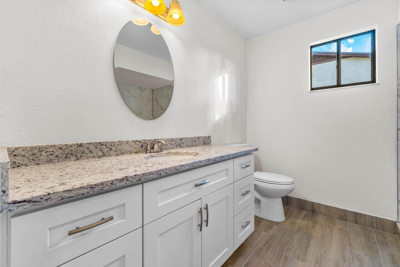 2030 Colonial Road, Unit 6 Fort Pierce, FL 34950 - Photo 12 of 27 017-2030ColonialRoad-B6-FortPierce-FL-34