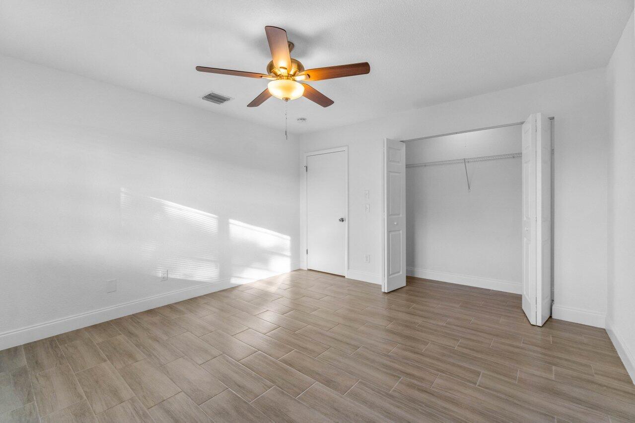 2030 Colonial Road, Unit 6 Fort Pierce, FL 34950 - Photo 14 of 27 019-2030ColonialRoad-B6-FortPierce-FL-34