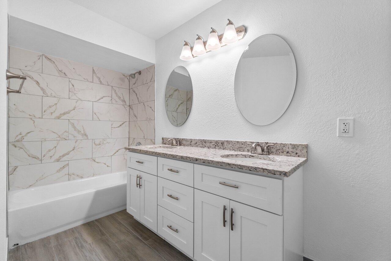 2030 Colonial Road, Unit 6 Fort Pierce, FL 34950 - Photo 20 of 27 025-2030ColonialRoad-B6-FortPierce-FL-34