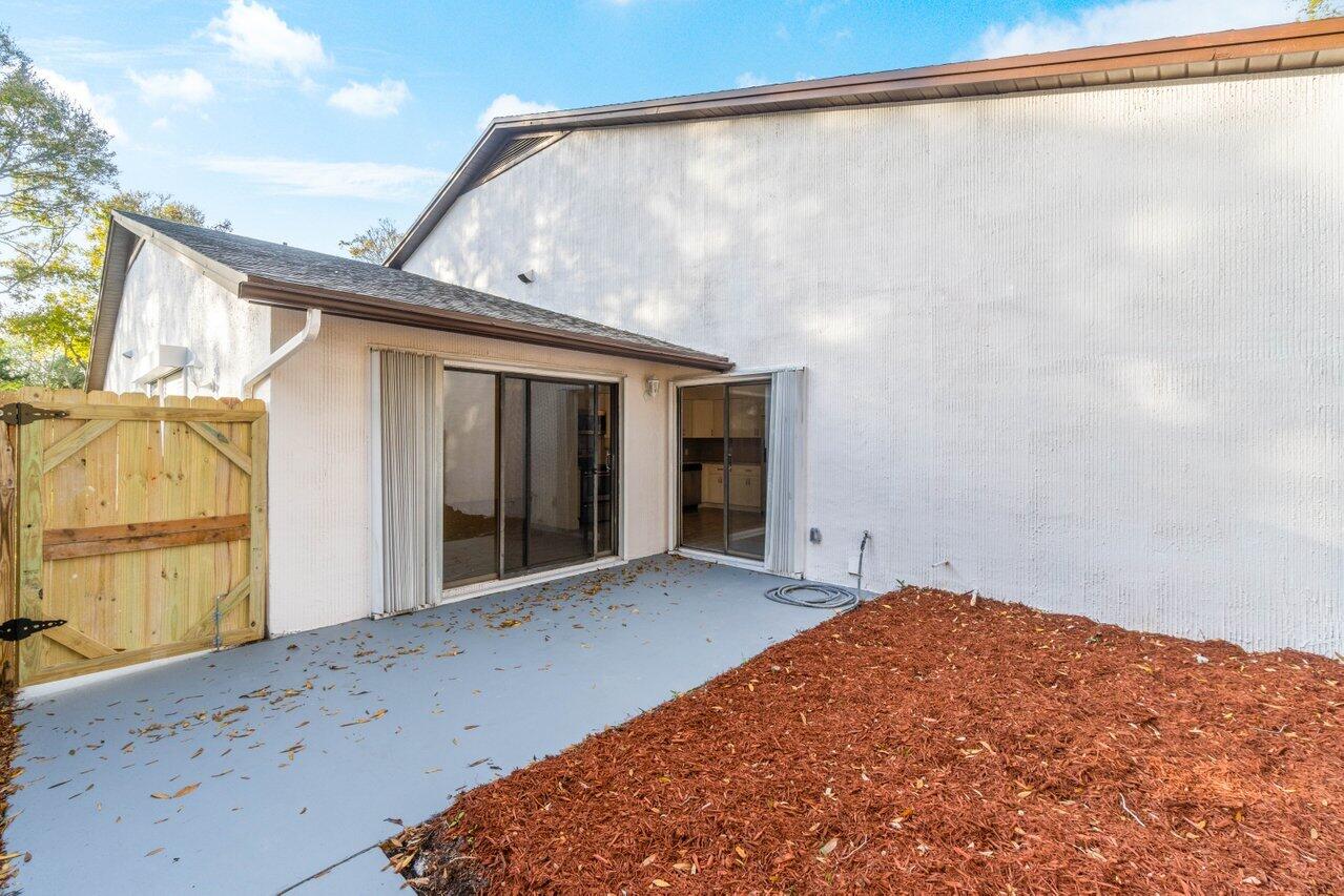 2030 Colonial Road, Unit 6 Fort Pierce, FL 34950 - Photo 27 of 27 006-2030ColonialRoad-B6-FortPierce-FL-34