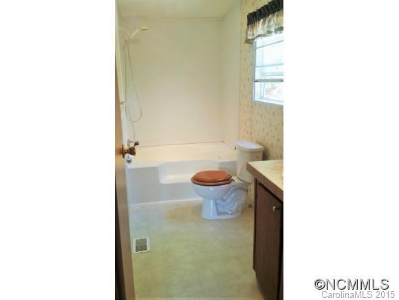 204 Creek Circle Road Fairview, NC 28730 - Photo 10 of 16 Gallery Image 10
