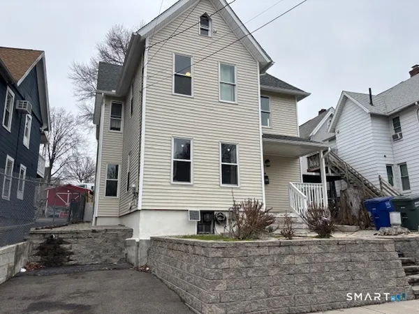 $3,000 | 203 Benham Avenue, Bridgeport, CT 06605