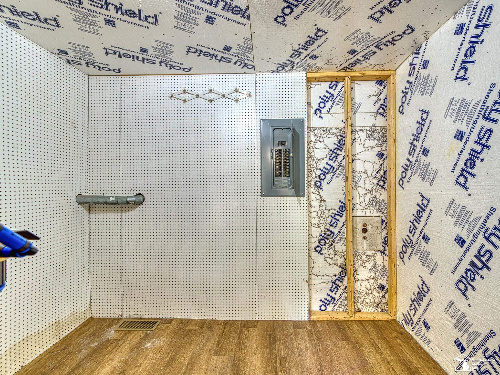 8706 Abbey Road Jackson, MI 49201 - Photo 9 of 37 50186756-1f1fb1b6-7479-4a45-a5b4-150b23bf9352.JPG