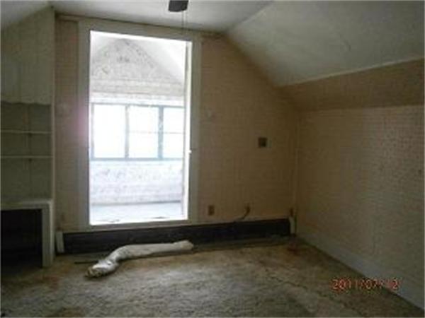 21 Crest Street Springfield, MA 01109 - Photo 6 of 12