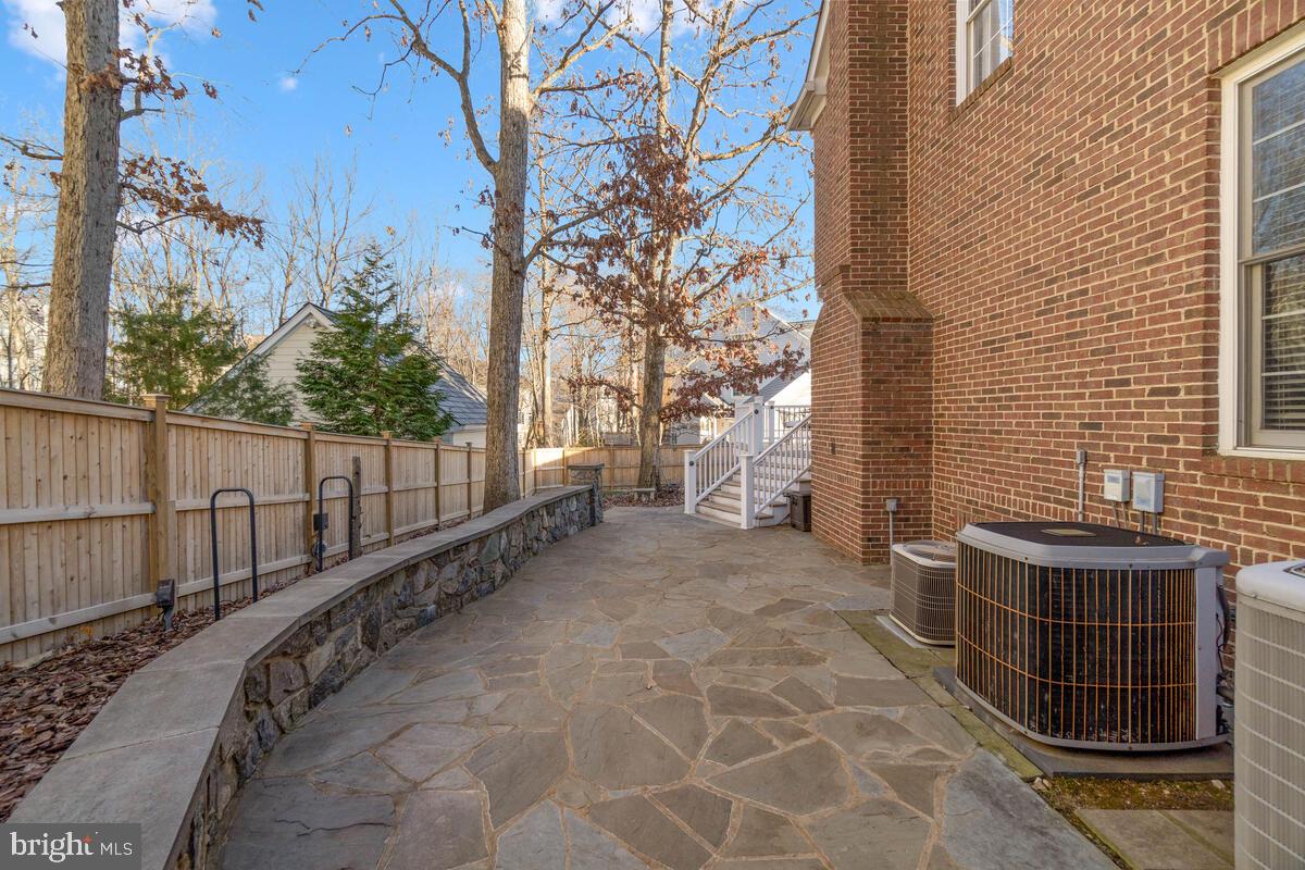 343 Tschiffely Square Road Gaithersburg, MD 20878 - Photo 54 of 86 Stone Patio