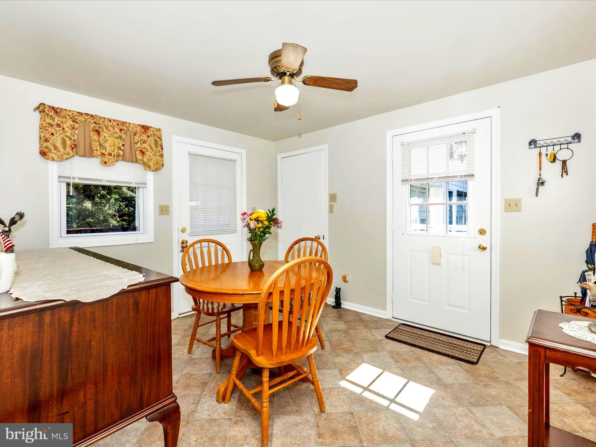 10317 Putman Road Frederick, MD 21702 - Photo 13 of 44 Dining Room