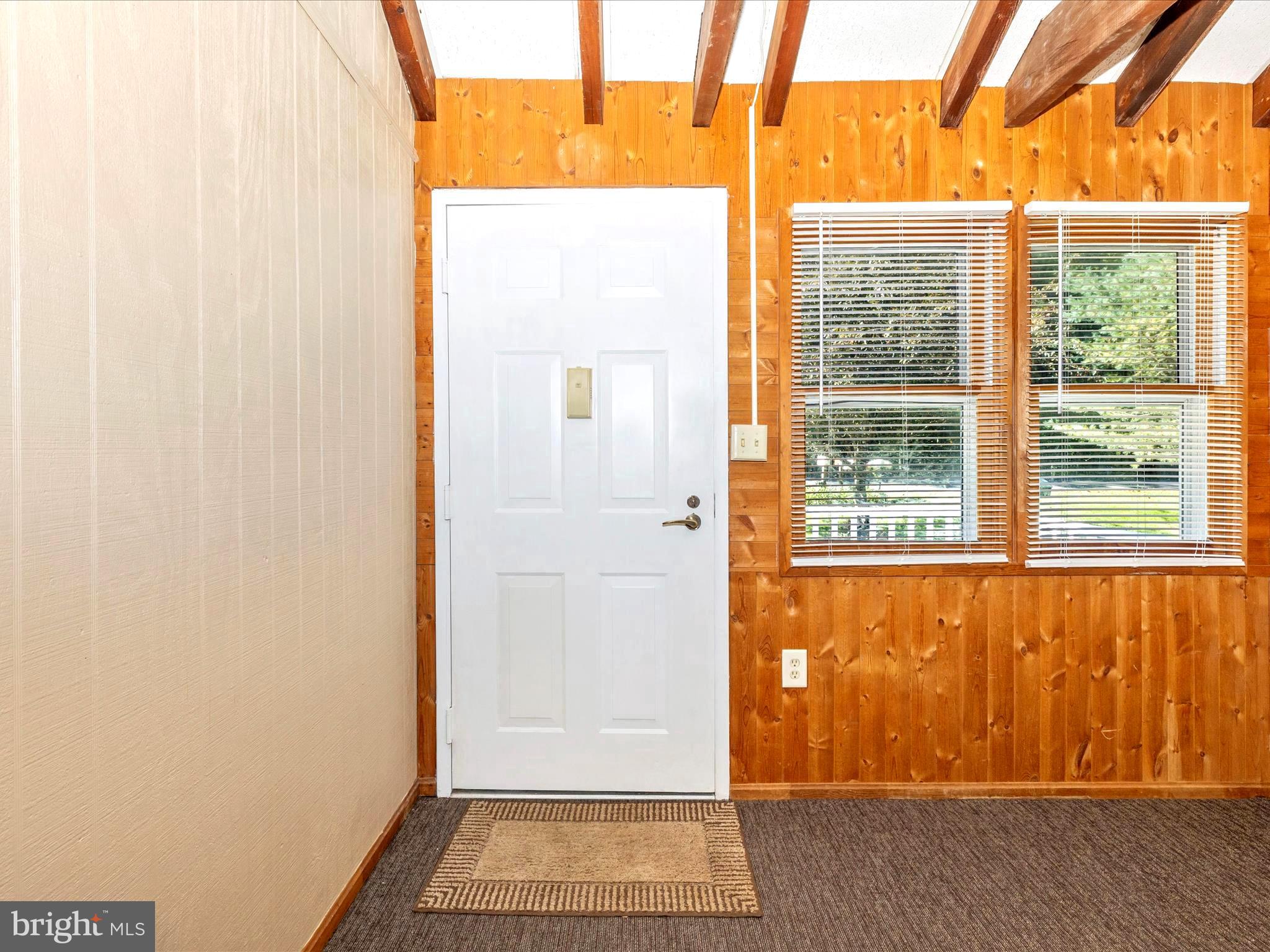 10317 Putman Road Frederick, MD 21702 - Photo 26 of 44 Entryway to Sun Room