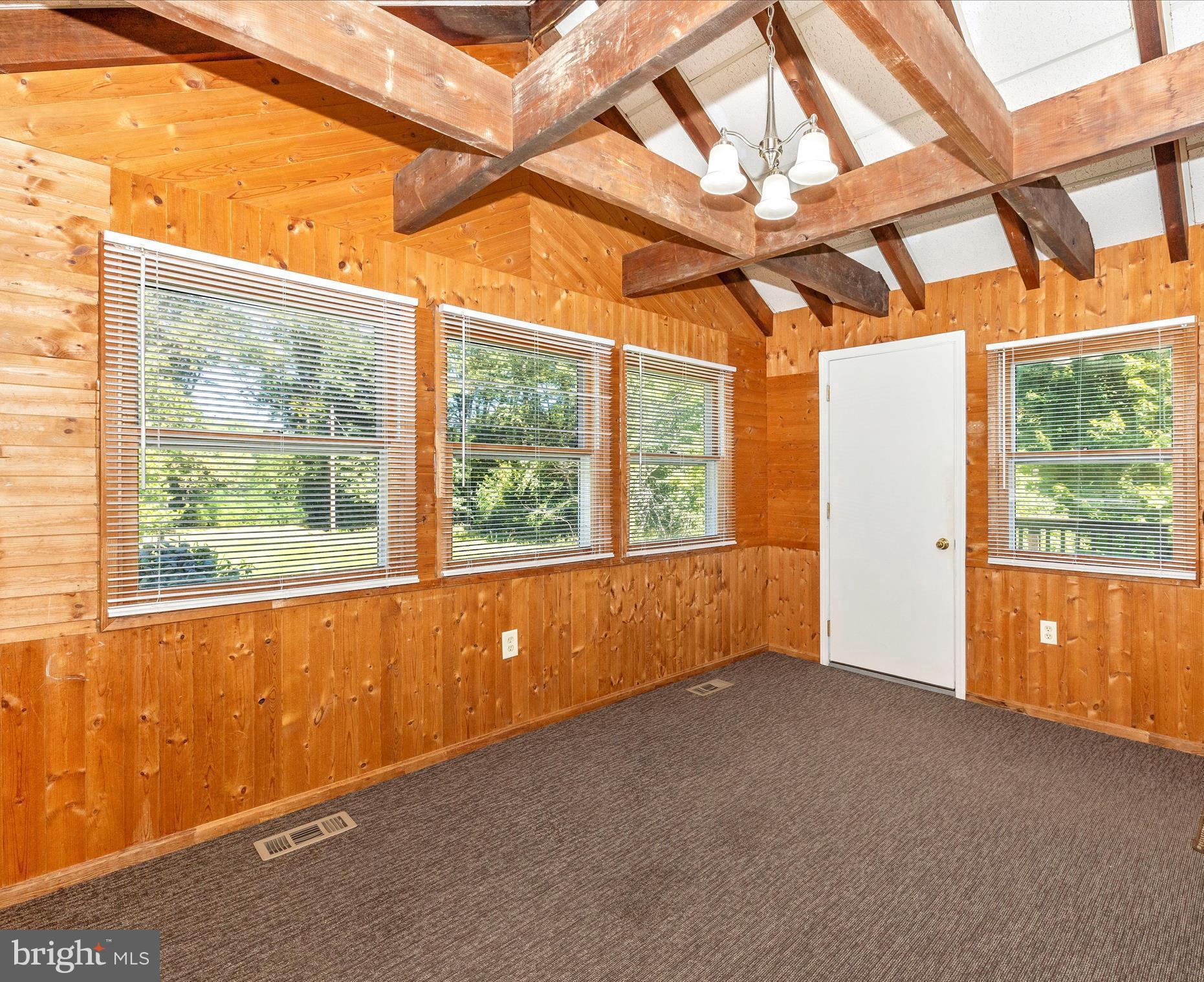 10317 Putman Road Frederick, MD 21702 - Photo 29 of 44 Sun Room or Work from Home Office