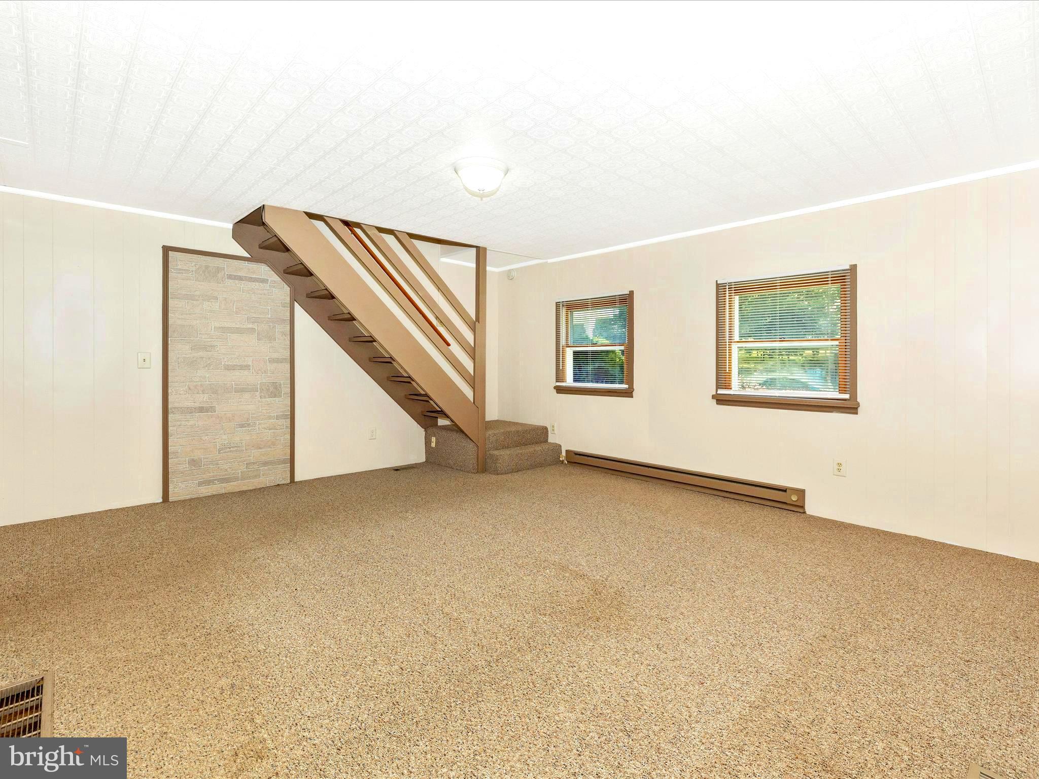 10317 Putman Road Frederick, MD 21702 - Photo 31 of 44 Living Room