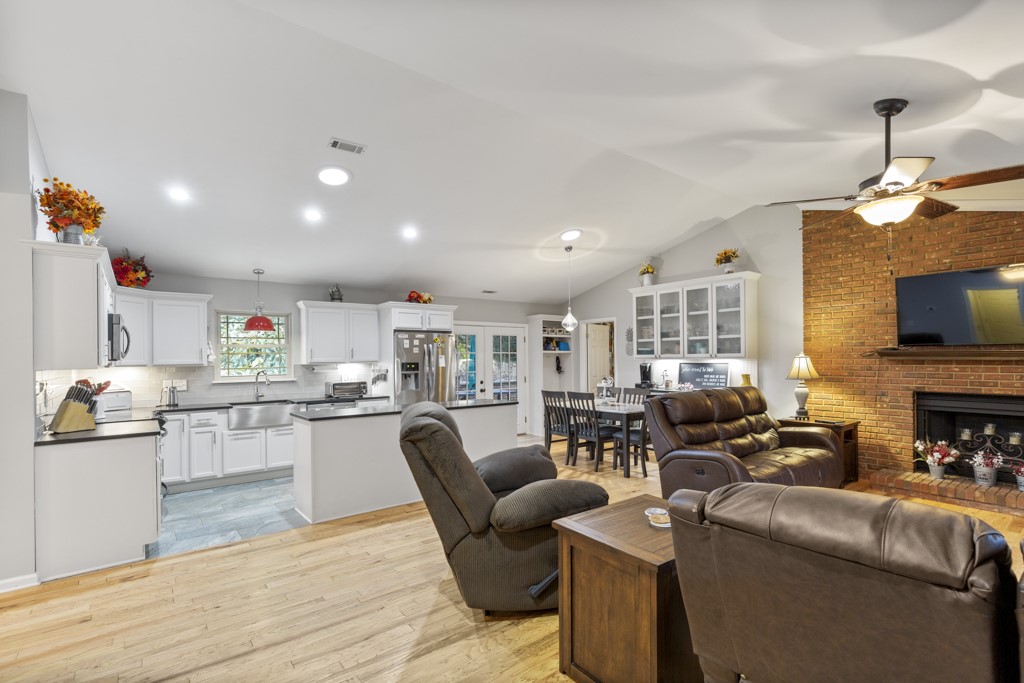322 Dutch Fork Road West Union, SC 29696 - Photo 2 of 37 Gallery Image 2
