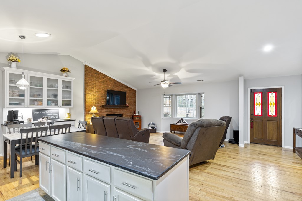 322 Dutch Fork Road West Union, SC 29696 - Photo 9 of 37 Gallery Image 9