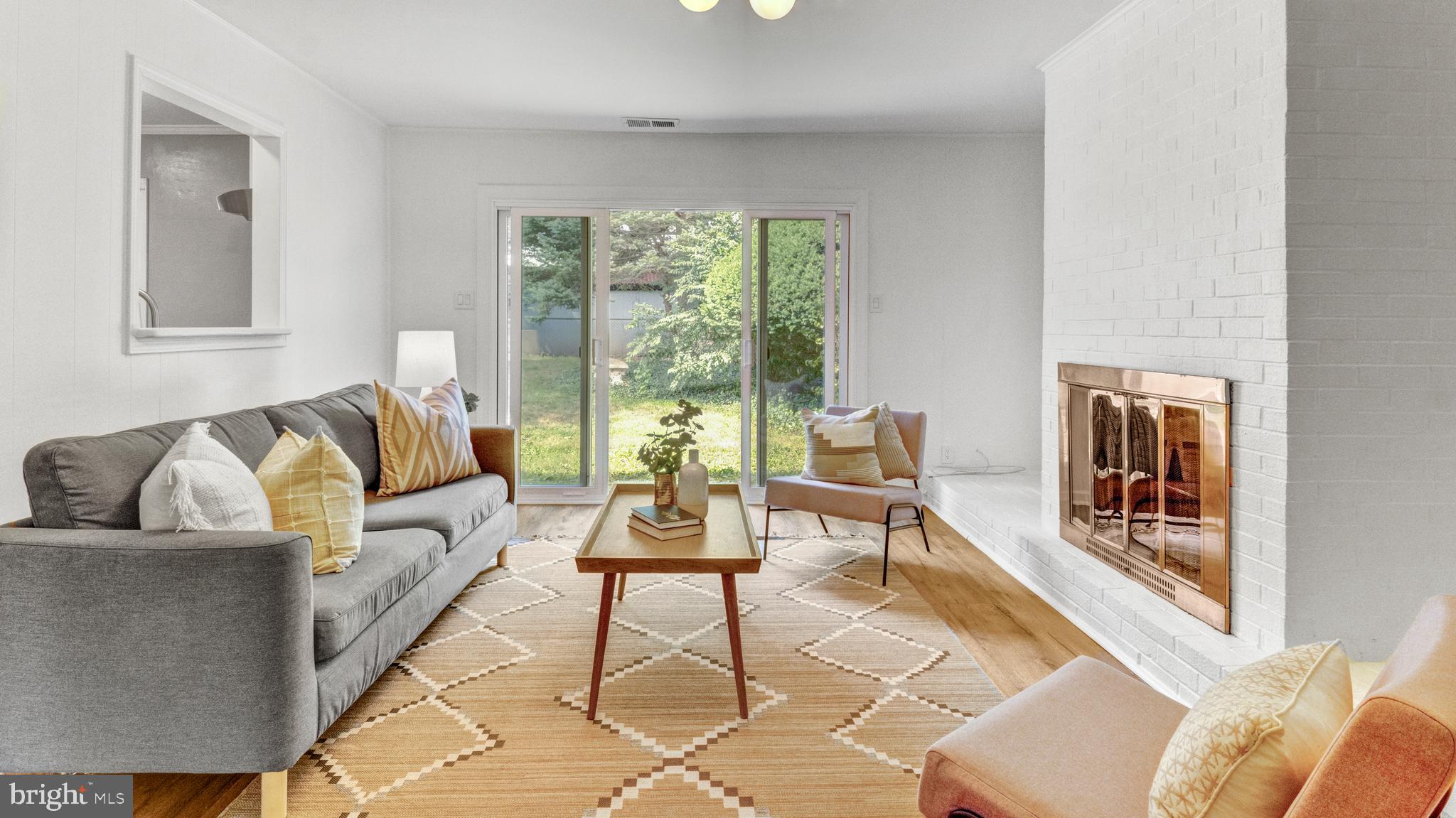 4014 Lees Corner Road Chantilly, VA 20151 - Photo 3 of 29 Family Room view1