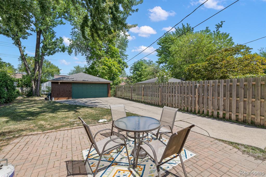 1730 Littlestone Road Grosse Pointe Woods, MI 48236 - Photo 36 of 45