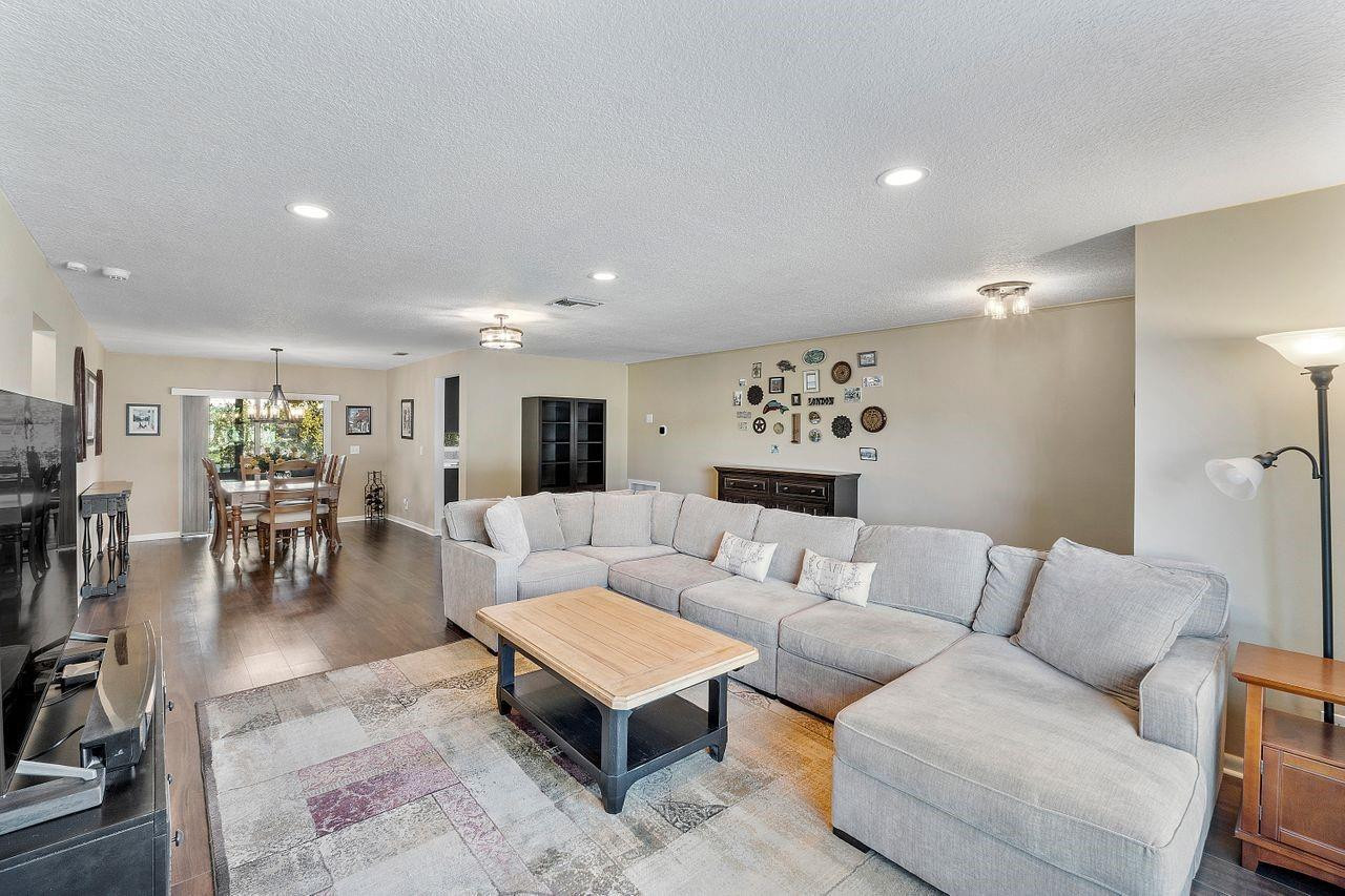 14554 Springside Lane Delray Beach, FL 33484 - Photo 4 of 33 Living Room